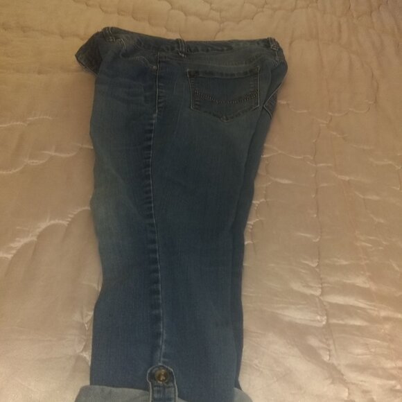 Women's blue denim capris, size 12P, brand Code Bleu - Picture 1 of 6